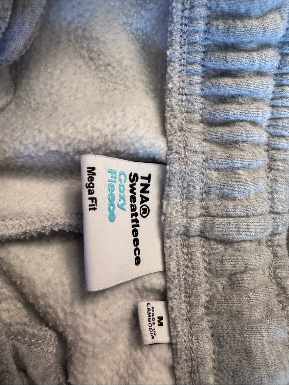 Aritzia Women’s lounge Set Gray Cargo Sweatpants and Cropped Crew Sweatshrit - Picture 4 of 6